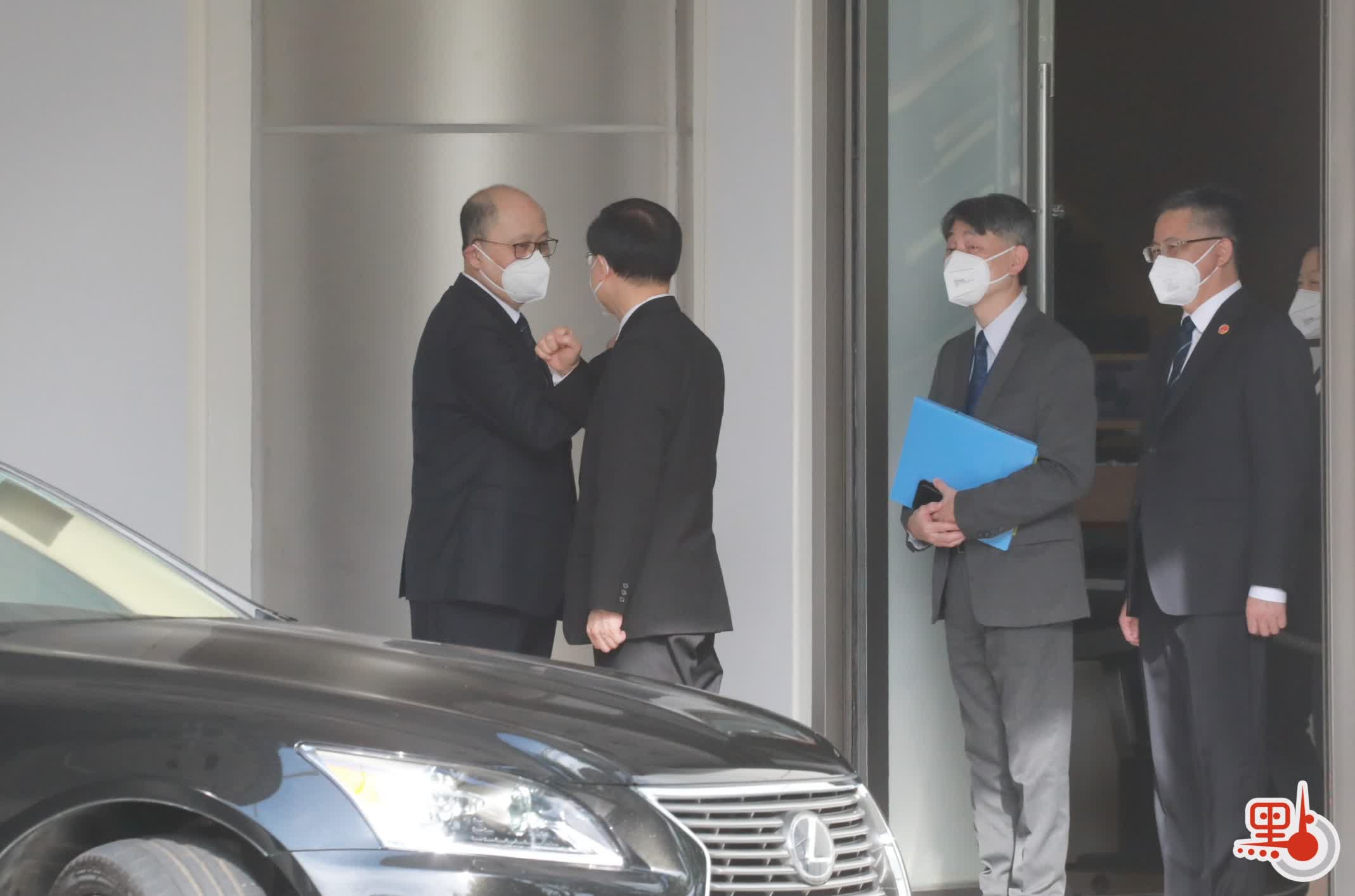 李家超今午拜會國安公署署長鄭雁雄等人 港聞 點新聞 李家超今午拜會國安公署署長鄭雁雄等人 港聞 點新聞