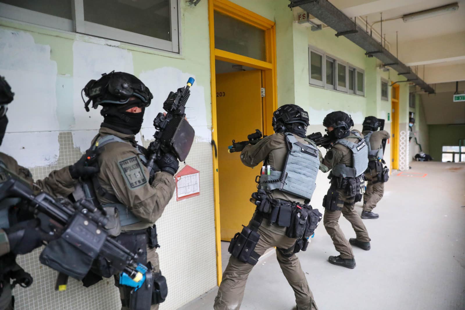 警跨部門反恐演習模擬應對持槍無差別襲擊- 香港- 香港文匯網