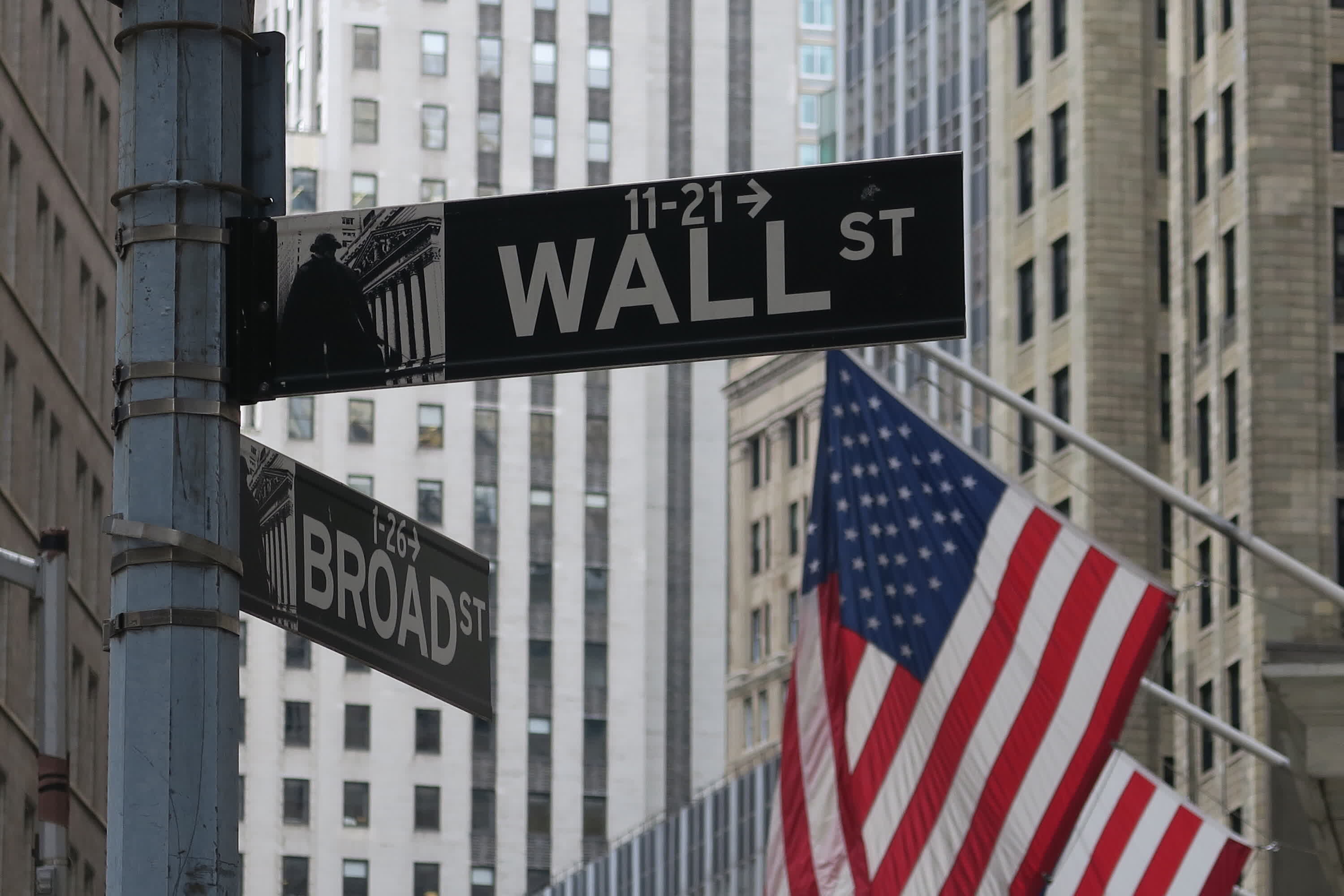 美國2年期與10年期國債收益率倒掛超100個基點創40餘年來紀錄- 國際- 香港文匯網